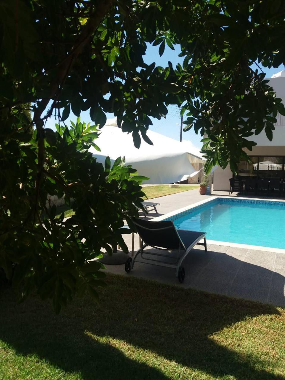 Villa Angela Dhrousha