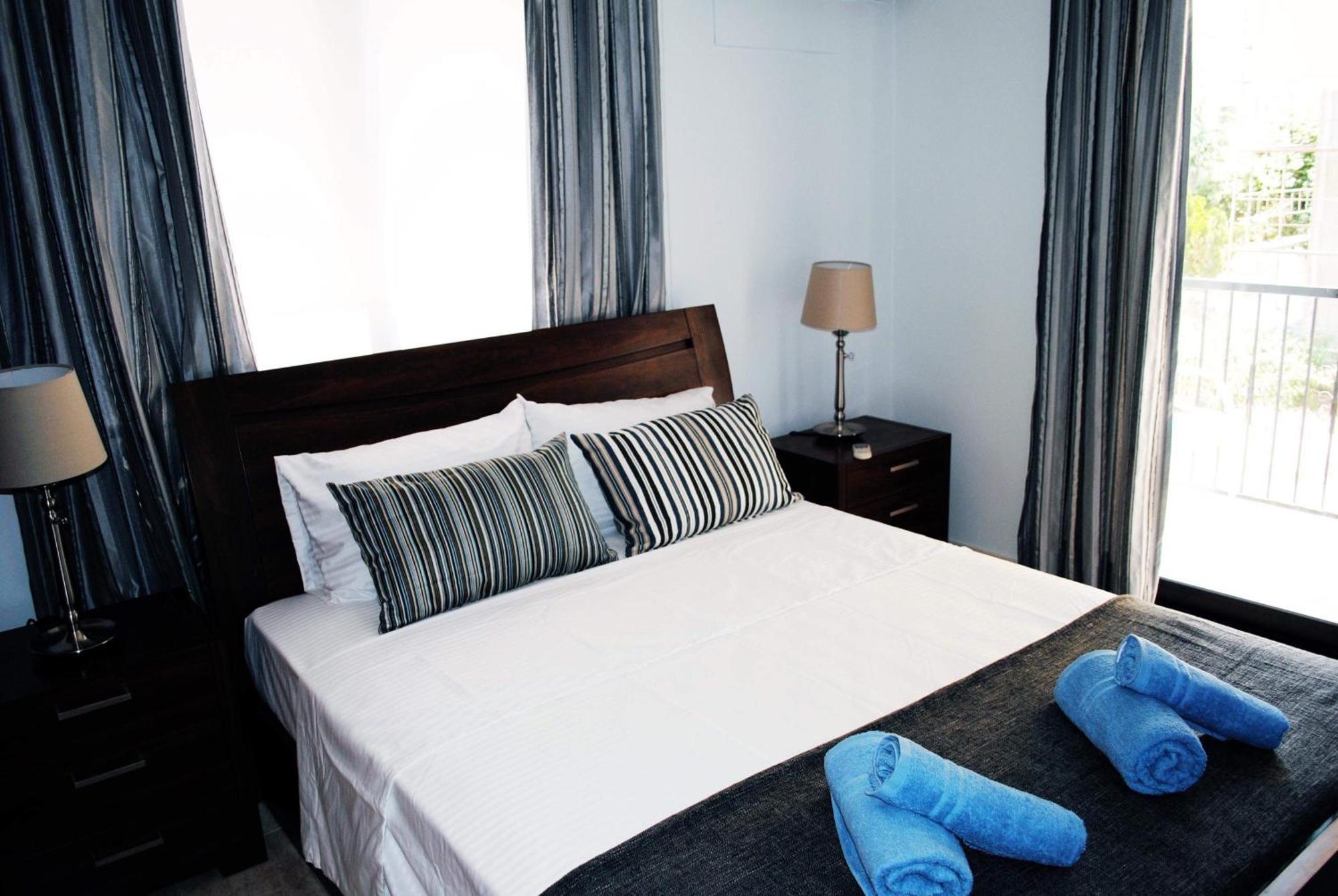 Luxury City Center Duplex 3 Bdr Apartment *