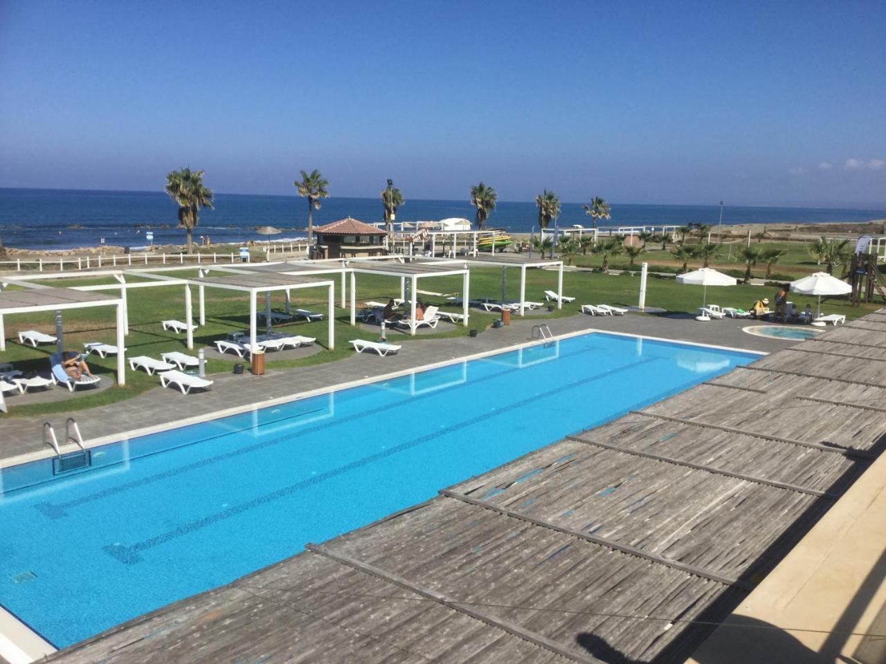 Aphrodite Beachfront Apartamento *