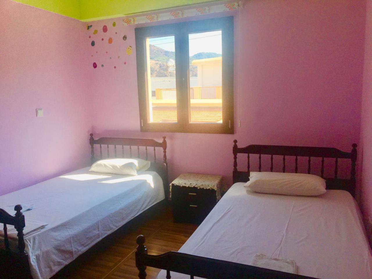 Venetia Beach House Pomos