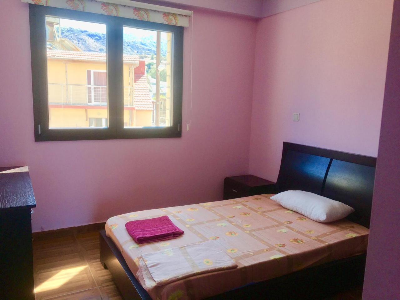 Venetia Beach House Pomos
