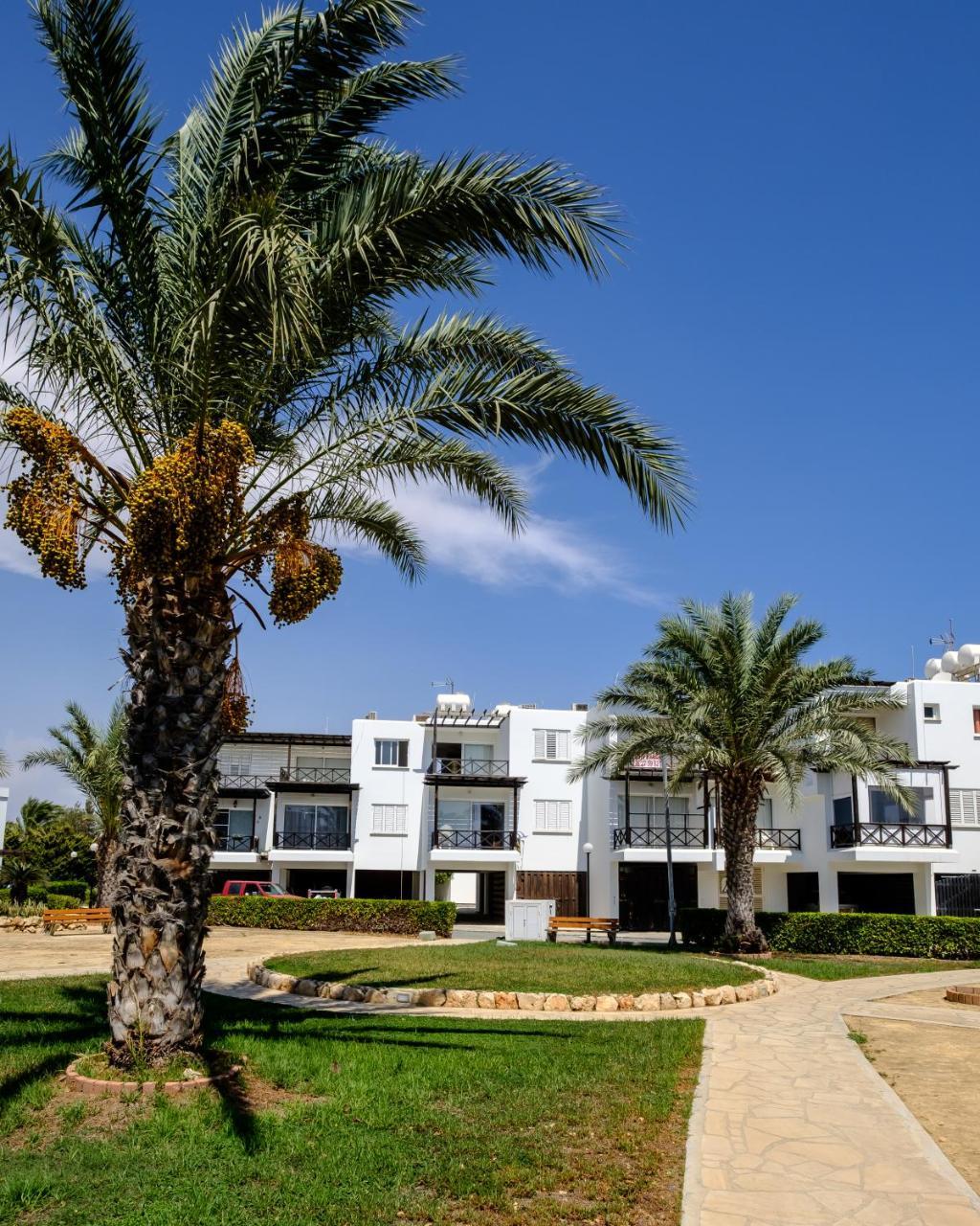 Yiallos Village