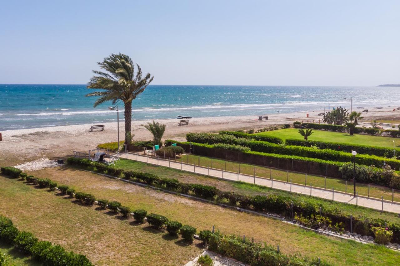 Yiallos Village Larnaca