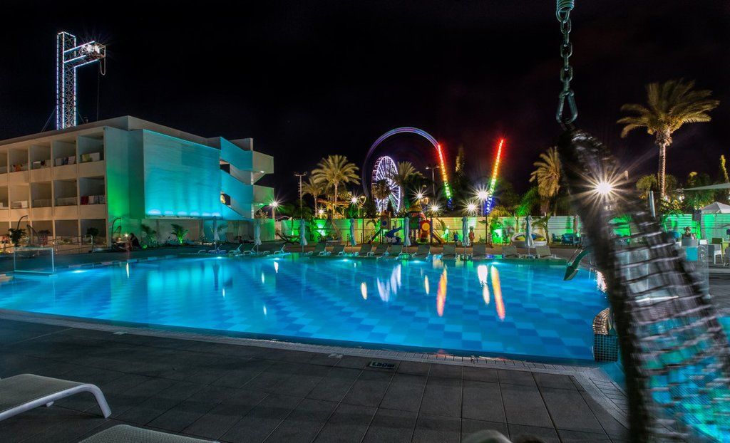 Hotel Nicholas Color