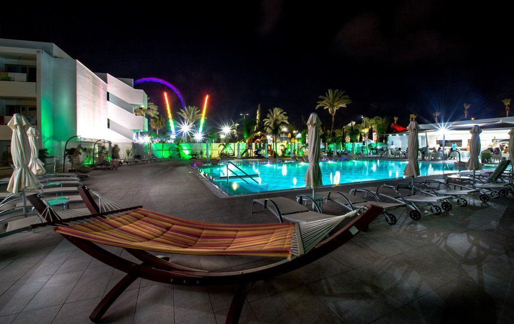 Nicholas Color Hotel 4*