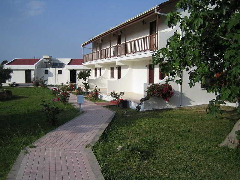 Mosquito Beach Club 2*