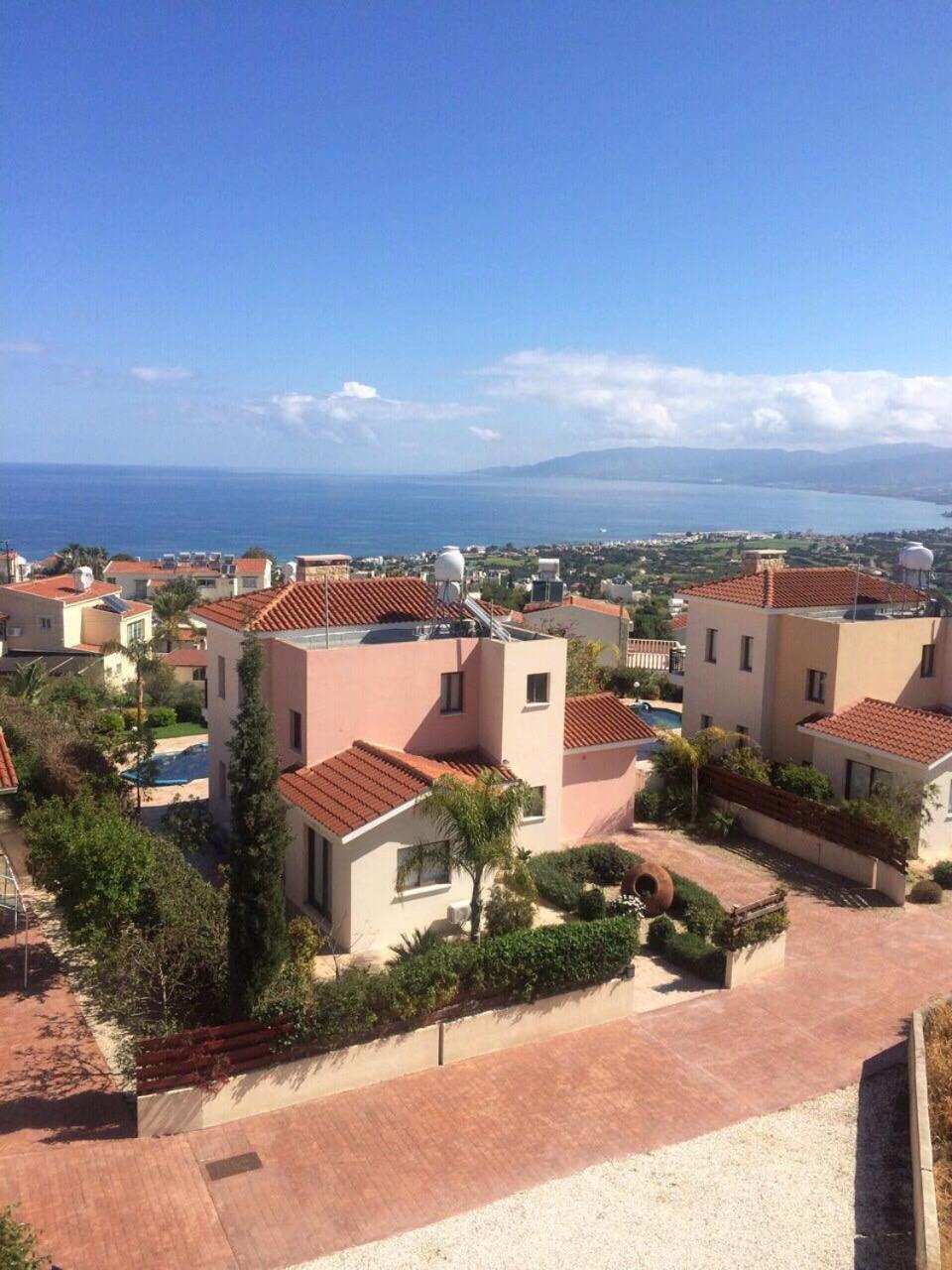 In Neo Chorio Apartment *