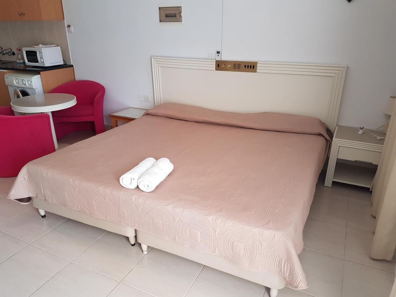 Aparthotel Zoe's Court 3*