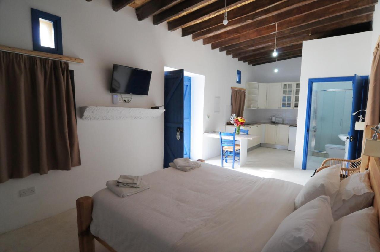 Lithos Aparthotel *