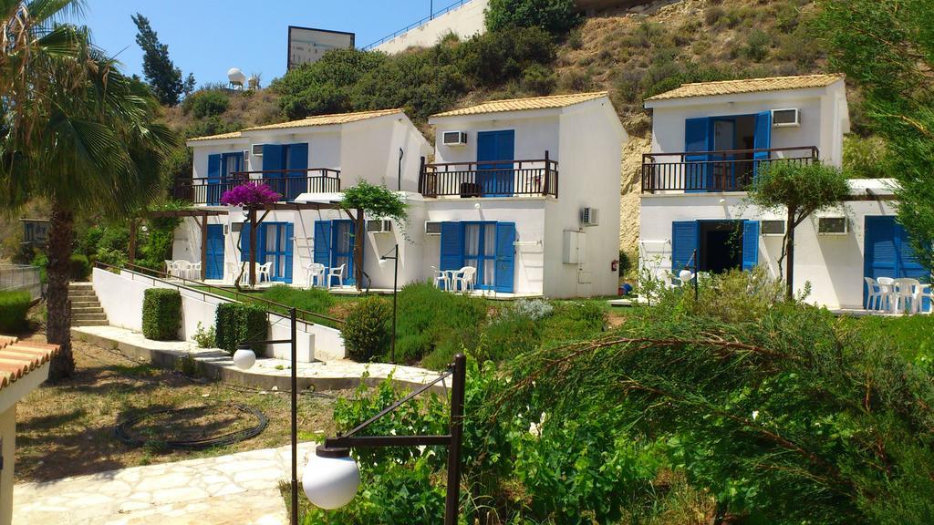 Hylatio Tourist Village 3* Pissouri