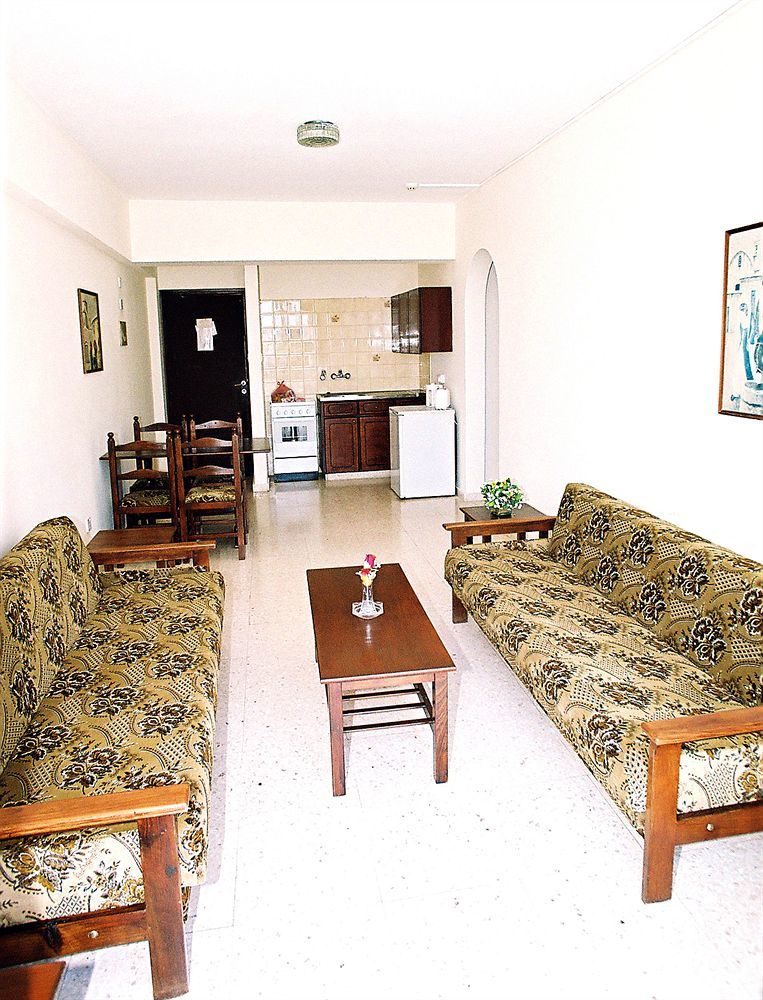 Hilltop Gardens Aparthotel Paphos