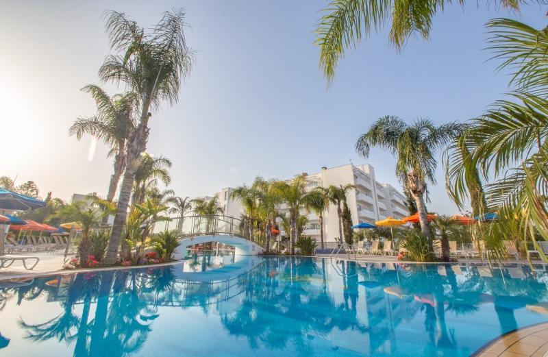 Anesis Hotel 3*