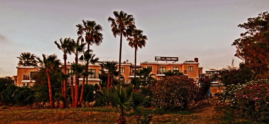 Hilltop Gardens 3*