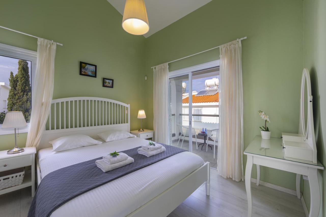 Juliet Villa *