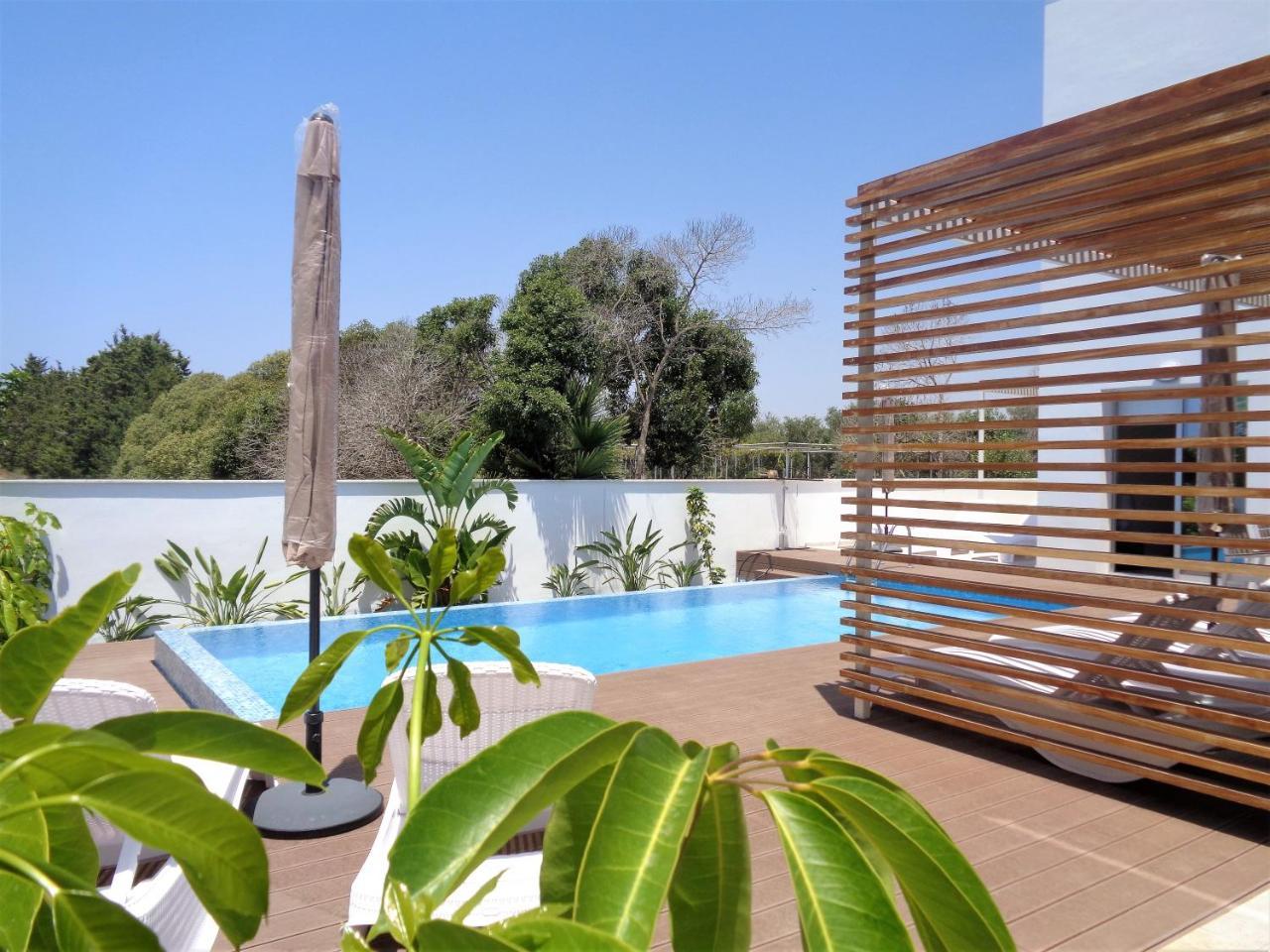 Residences *