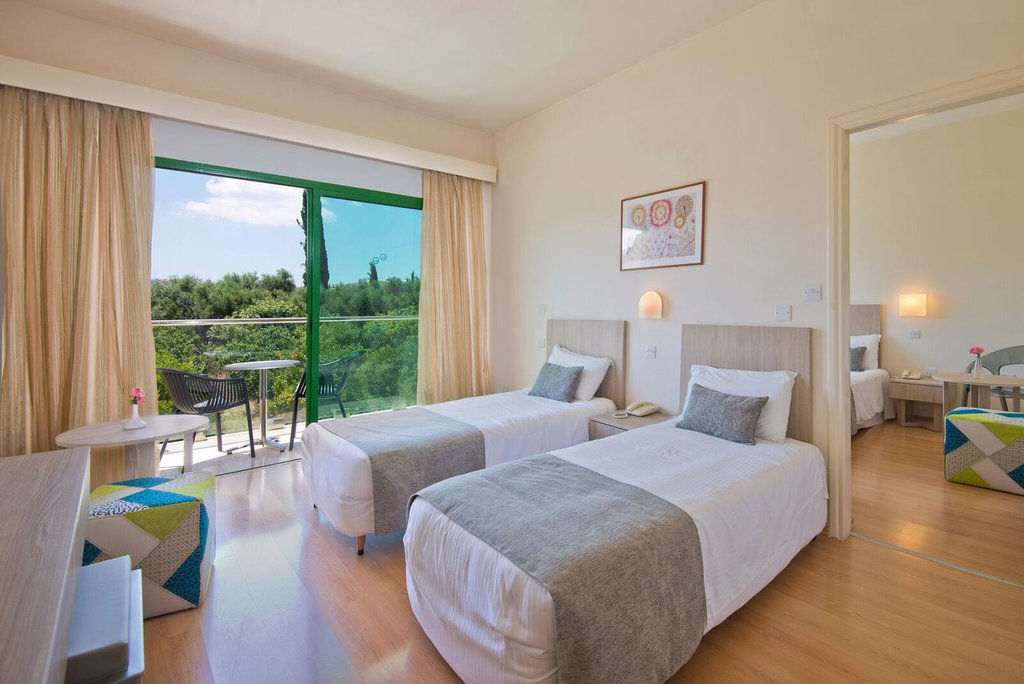 Hotel Natura And Polis