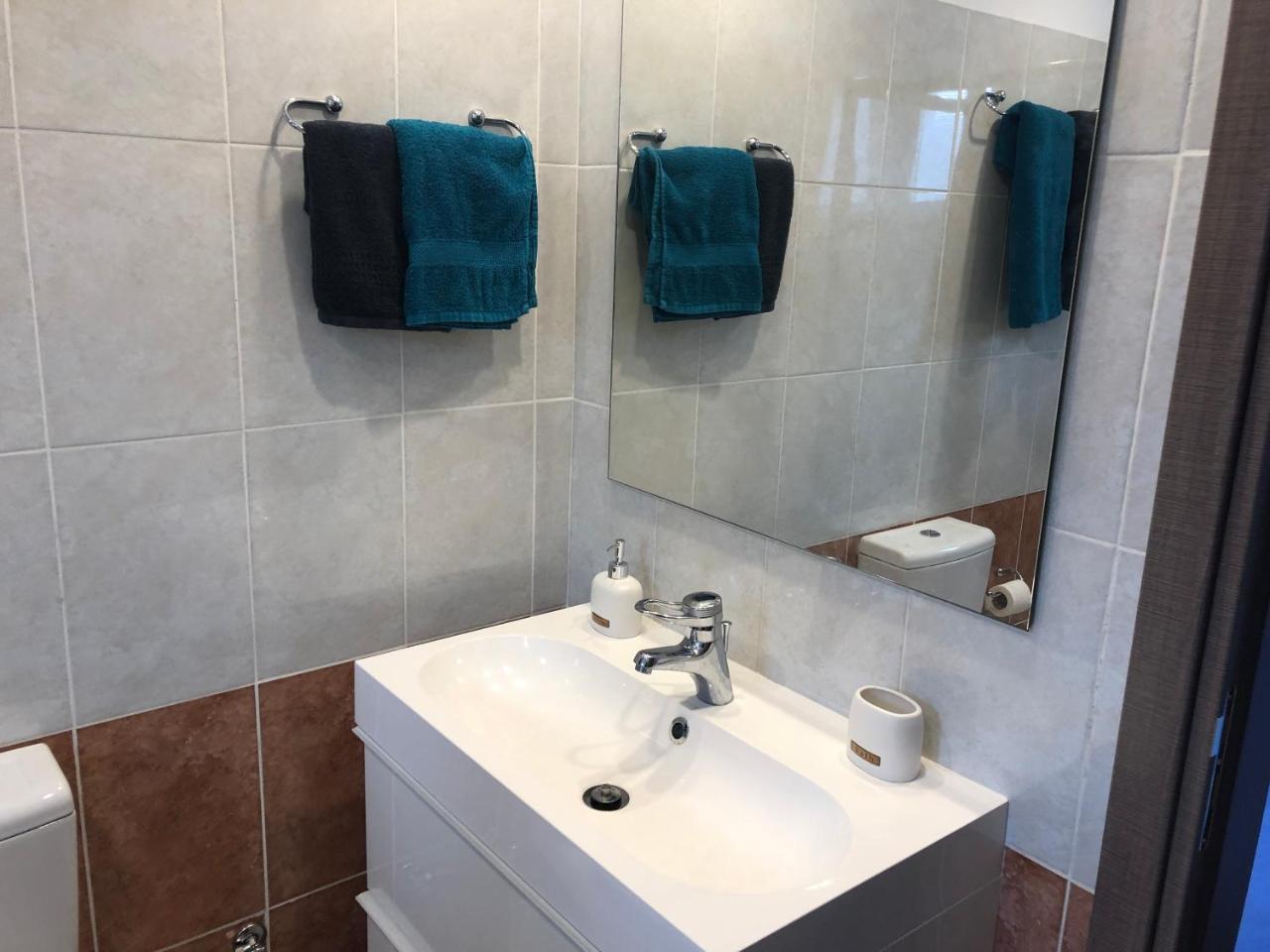Luxury 2 Bed Next To The Paralimni