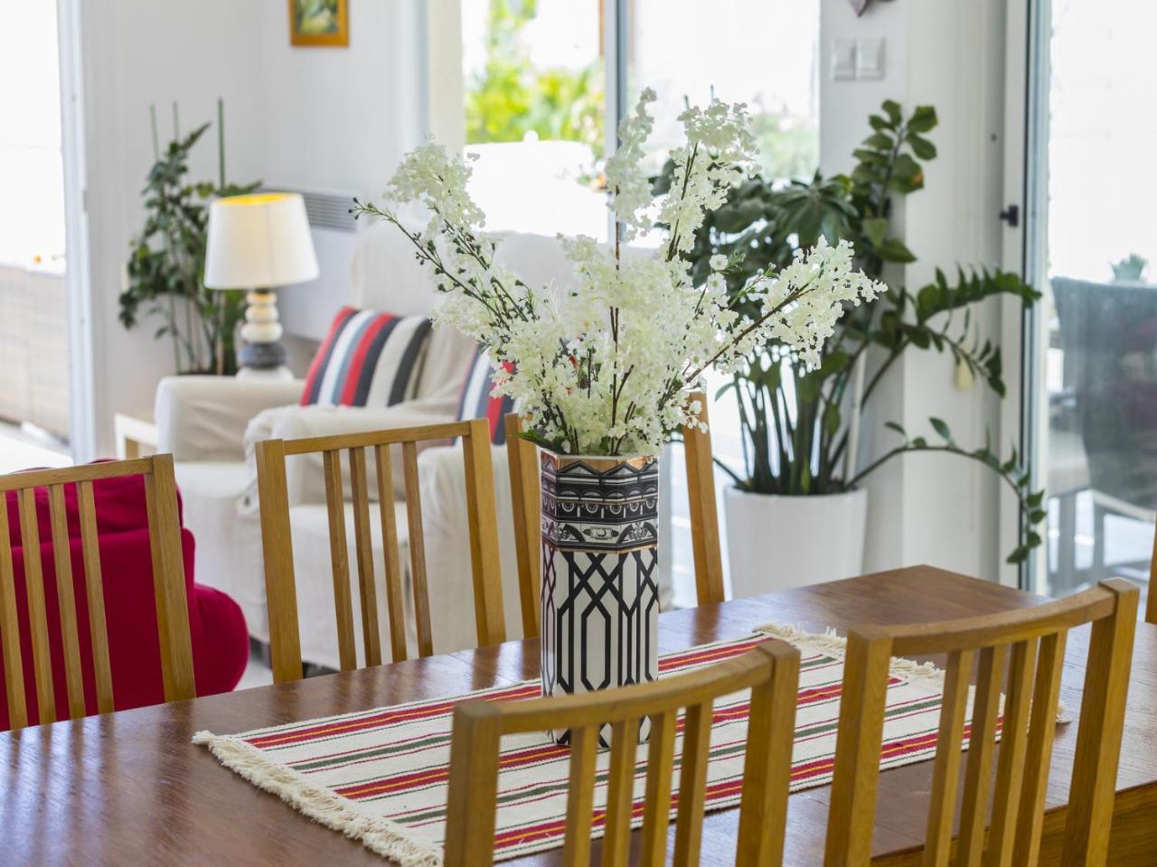 Villa Asteria By The Sea *