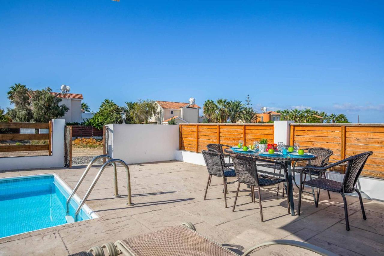 Villa White Daisy Peyia