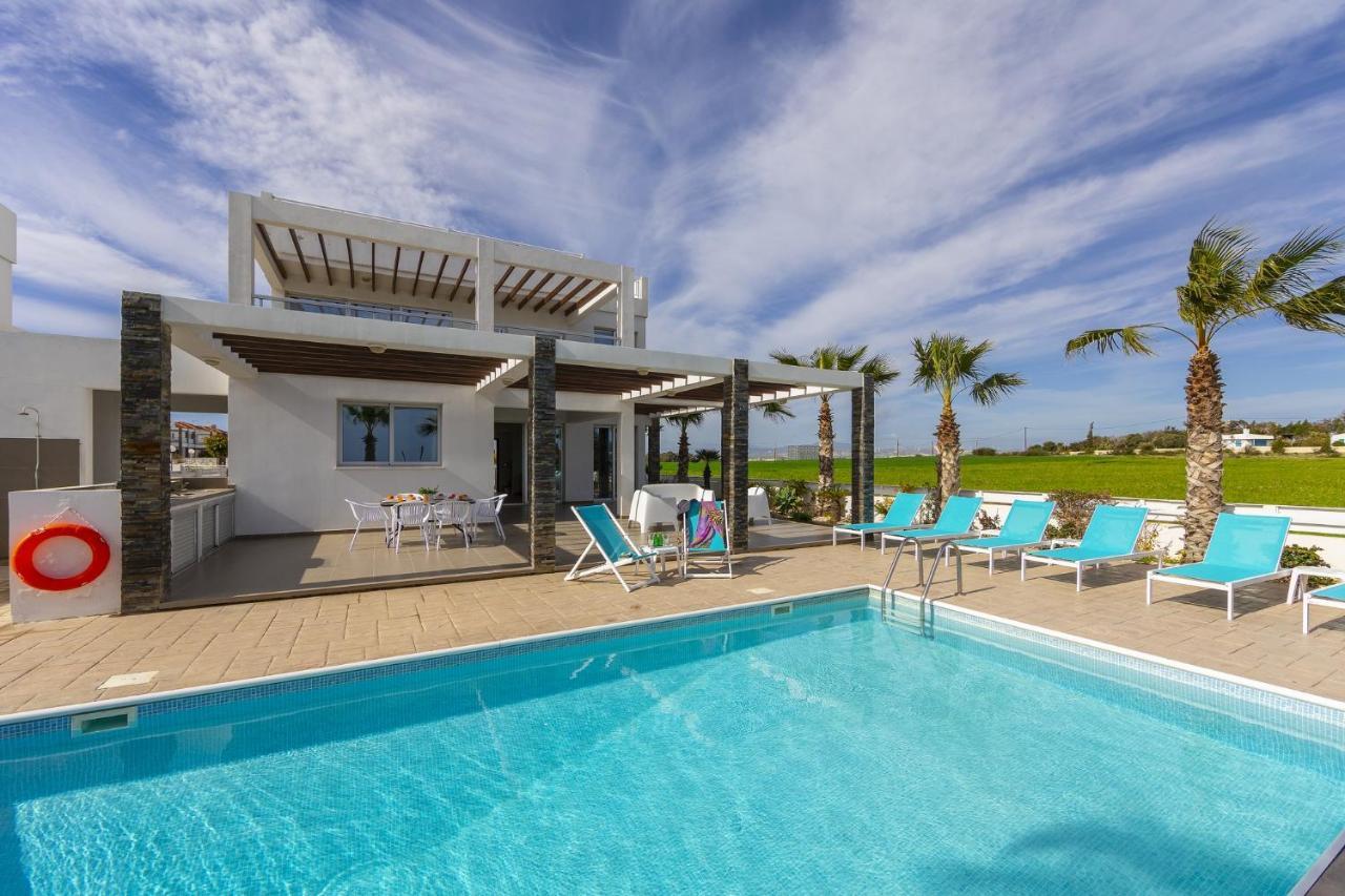 Faros Beachfront Villa Perivolia