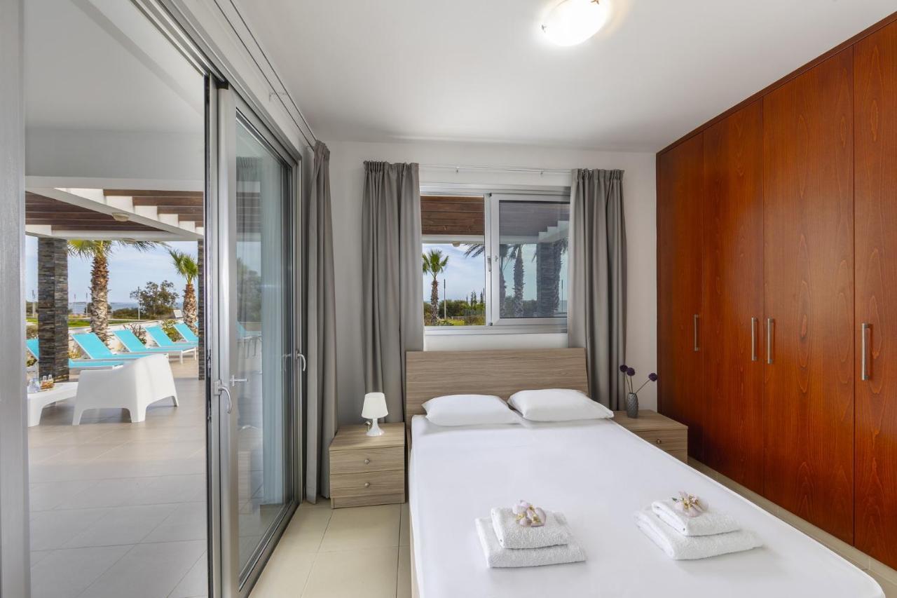 Faros Beachfront Villa Perivolia