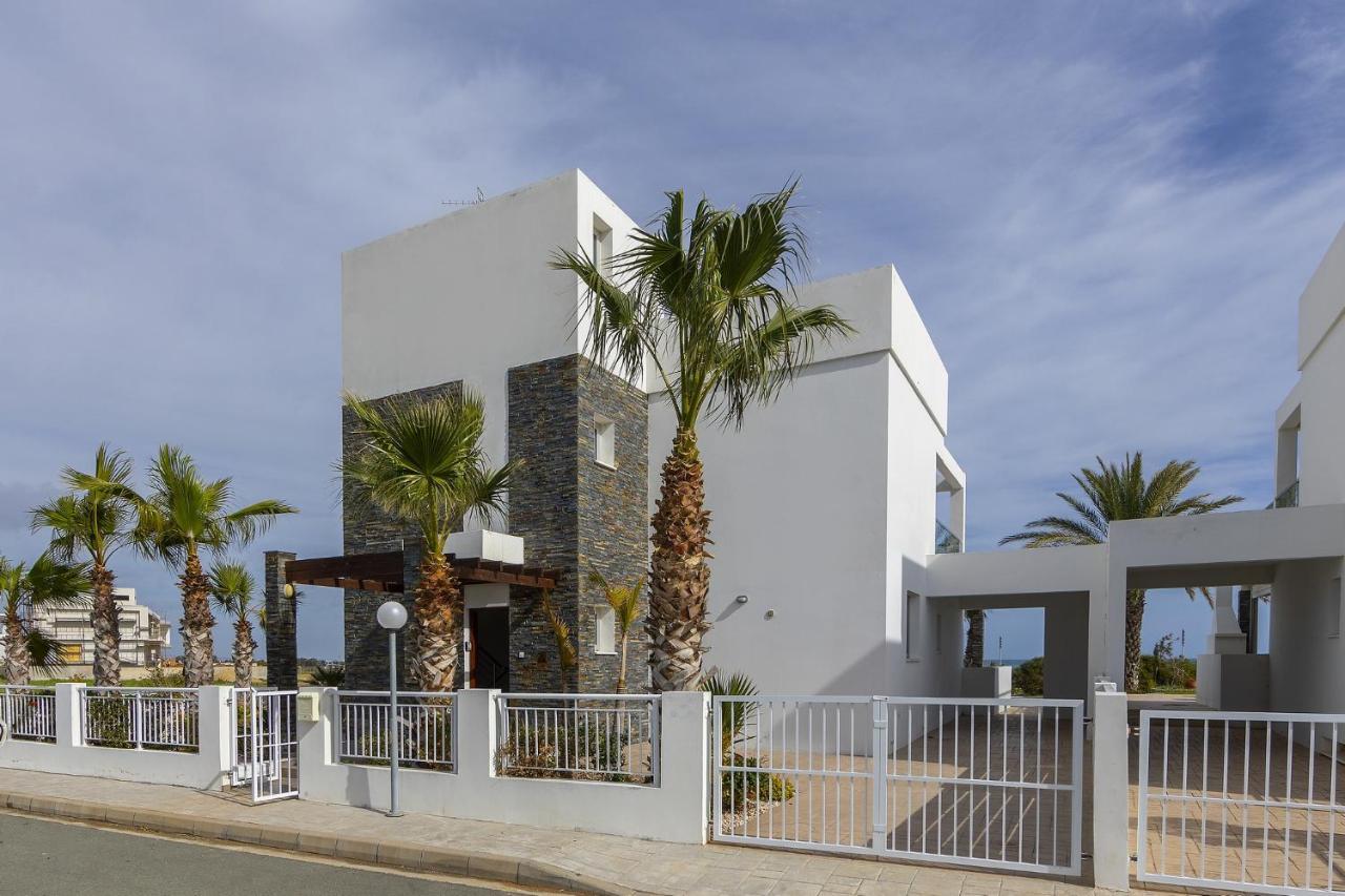 Faros Beachfront * Perivolia