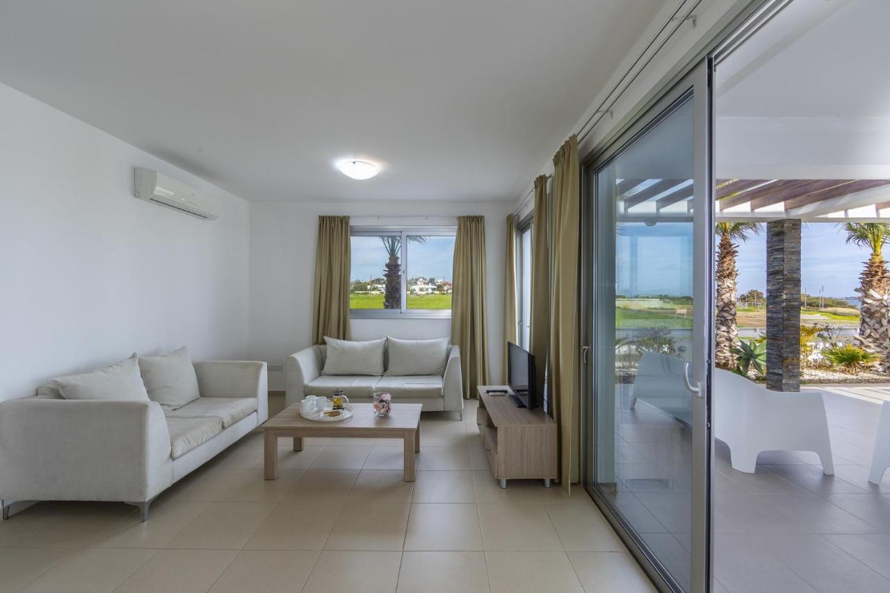 Faros Beachfront Villa *