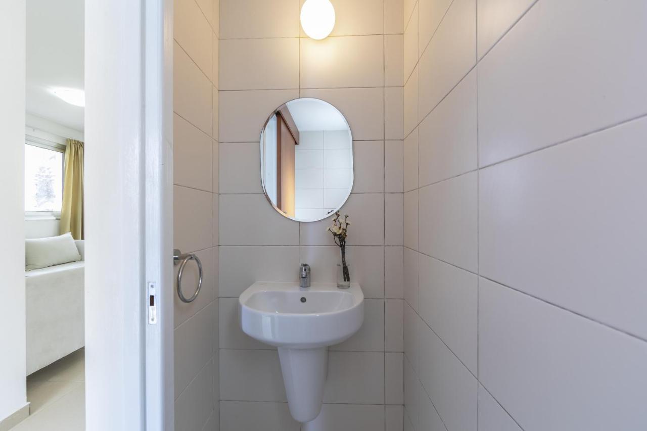 Faros Beachfront Villa Perivolia