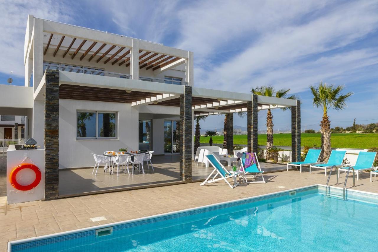 Faros Beachfront *