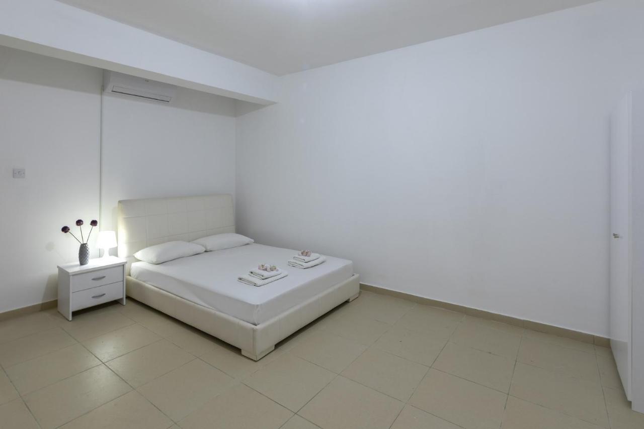 Villa Faros Beachfront Perivolia