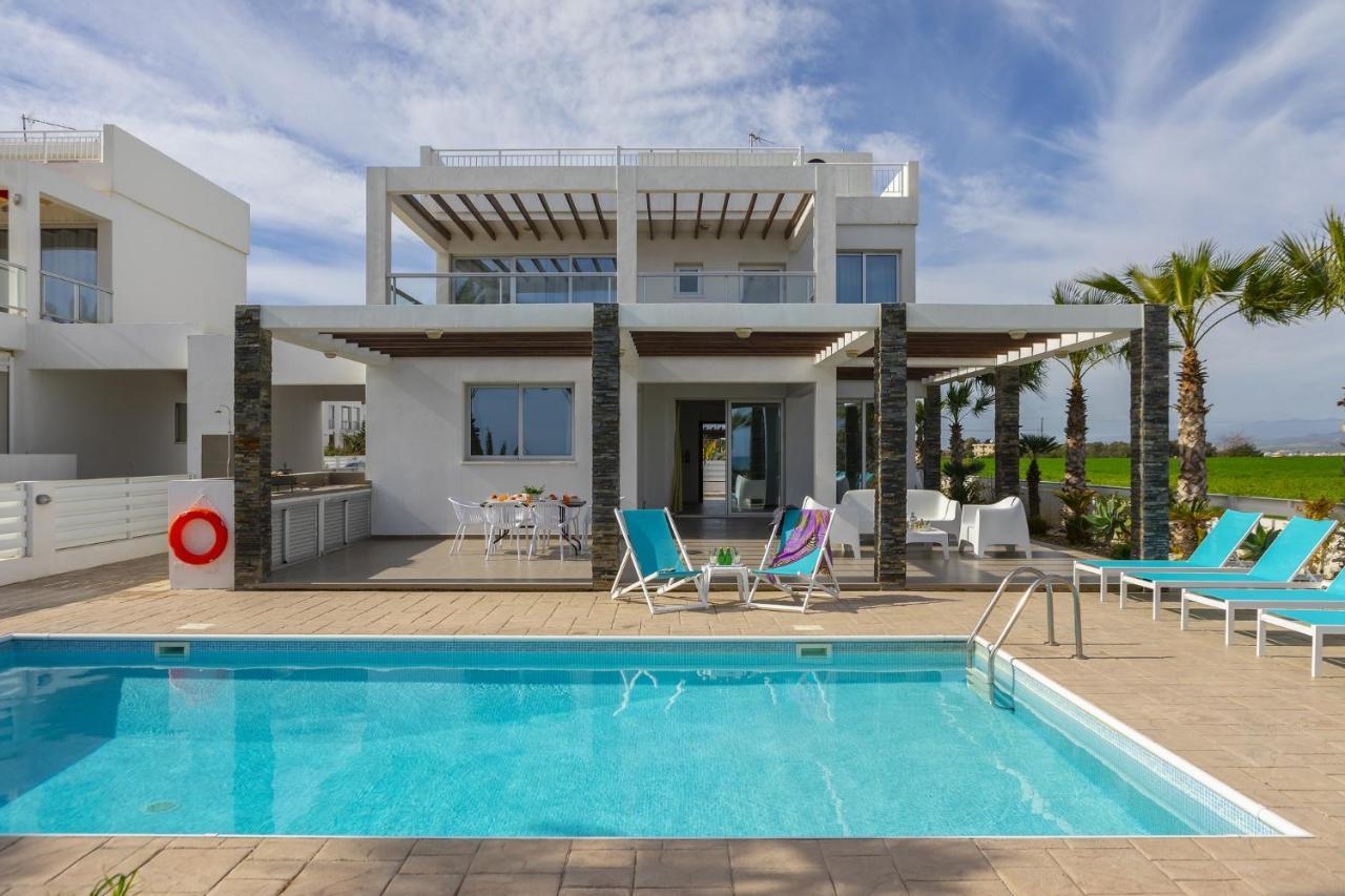 Faros Beachfront *