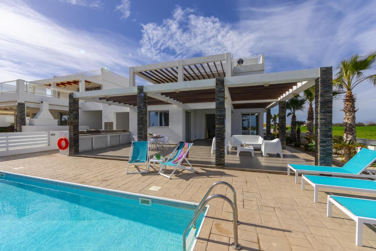 Villa Faros Beachfront *