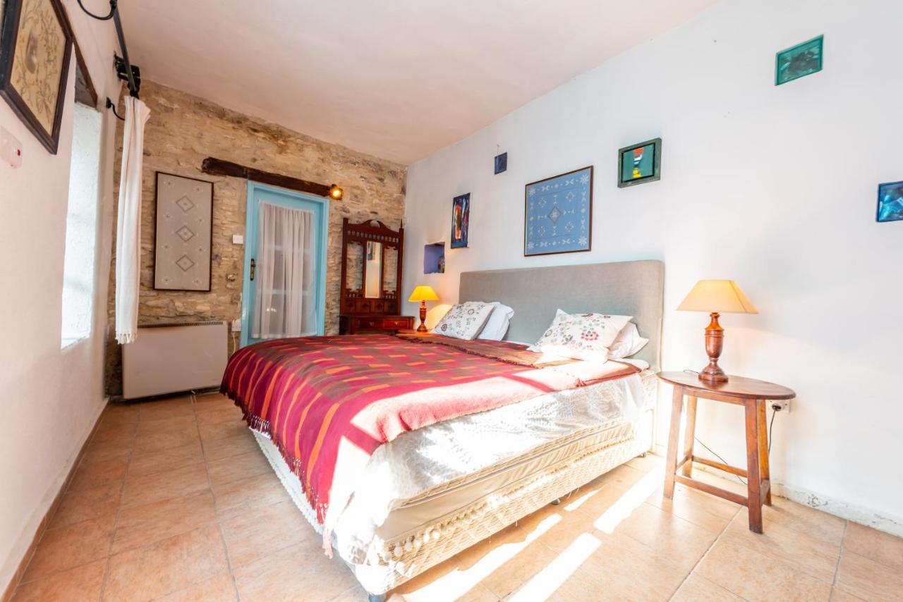 Tenta House Country house