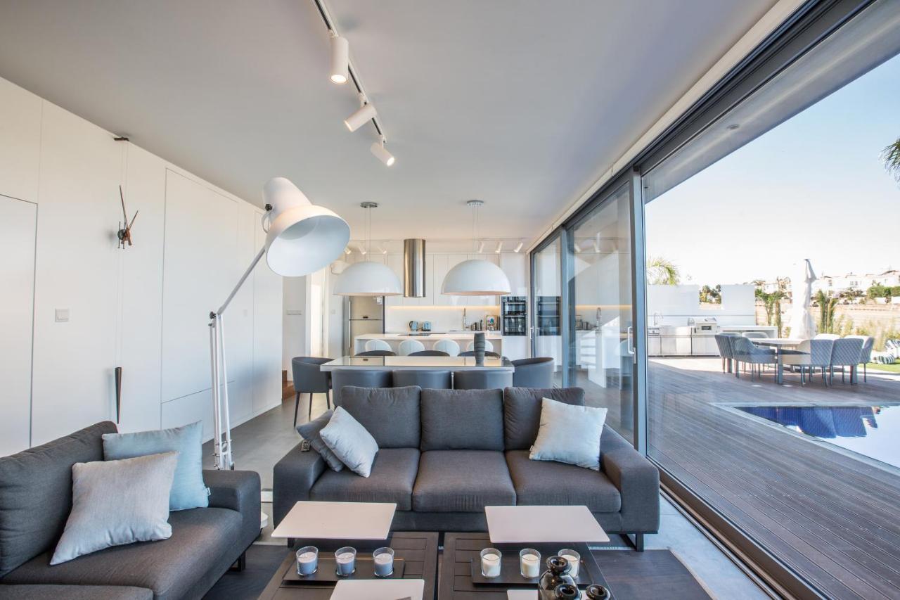 White Pearl Villa *