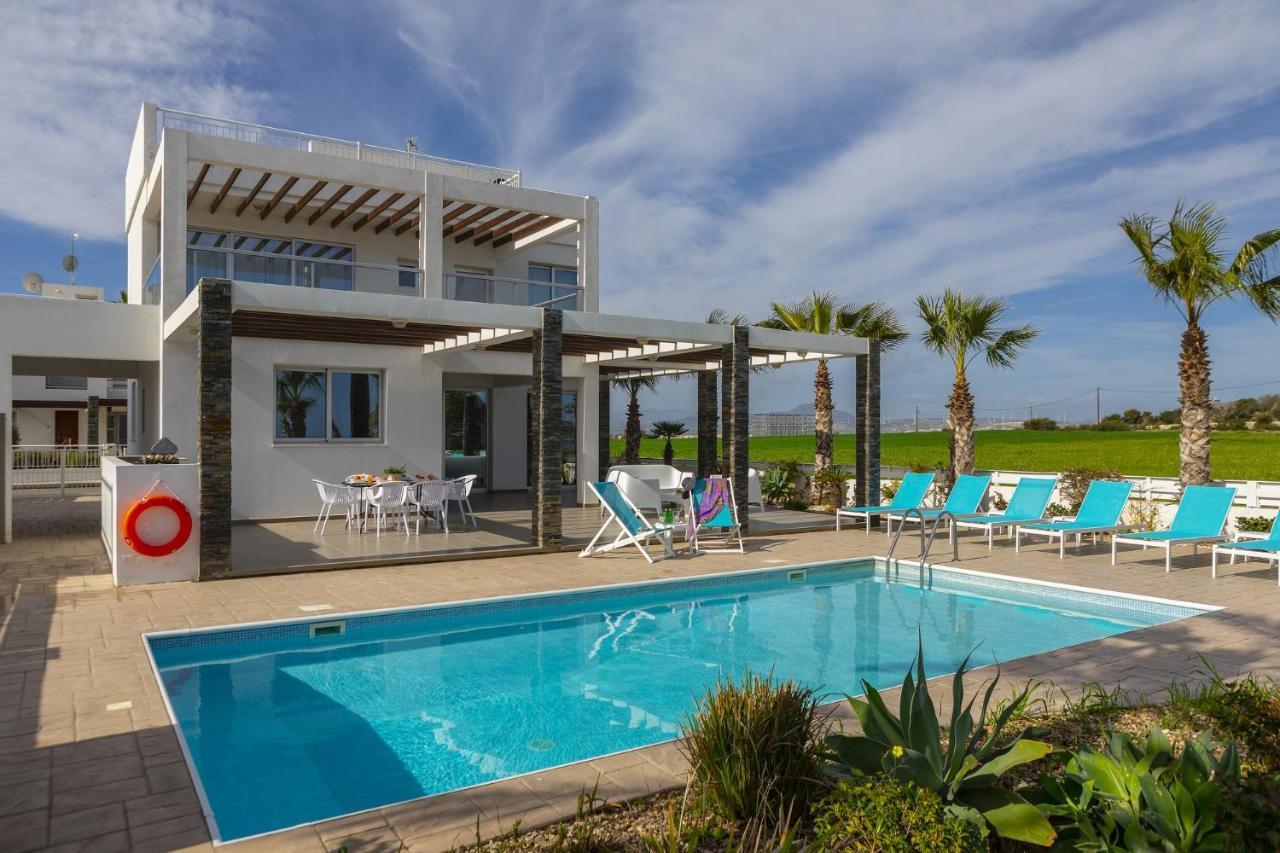 Faros Beachfront *
