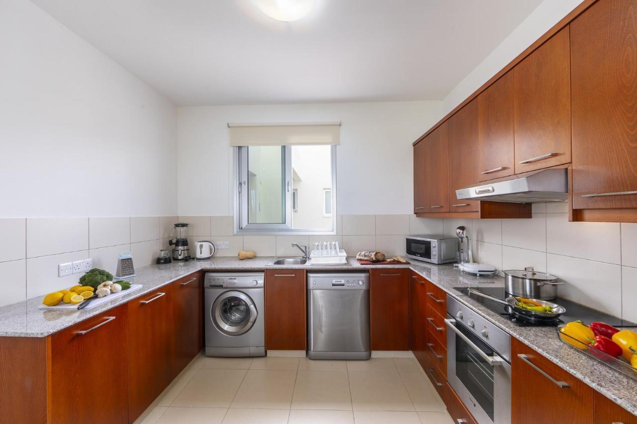 Faros Beachfront * Perivolia