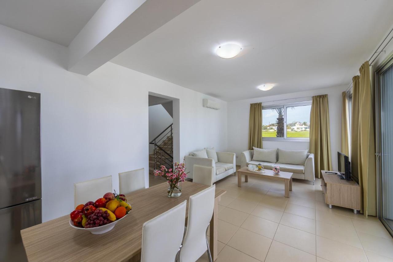 Faros Beachfront Villa *