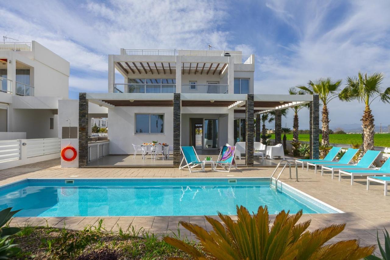 Faros Beachfront Villa Perivolia