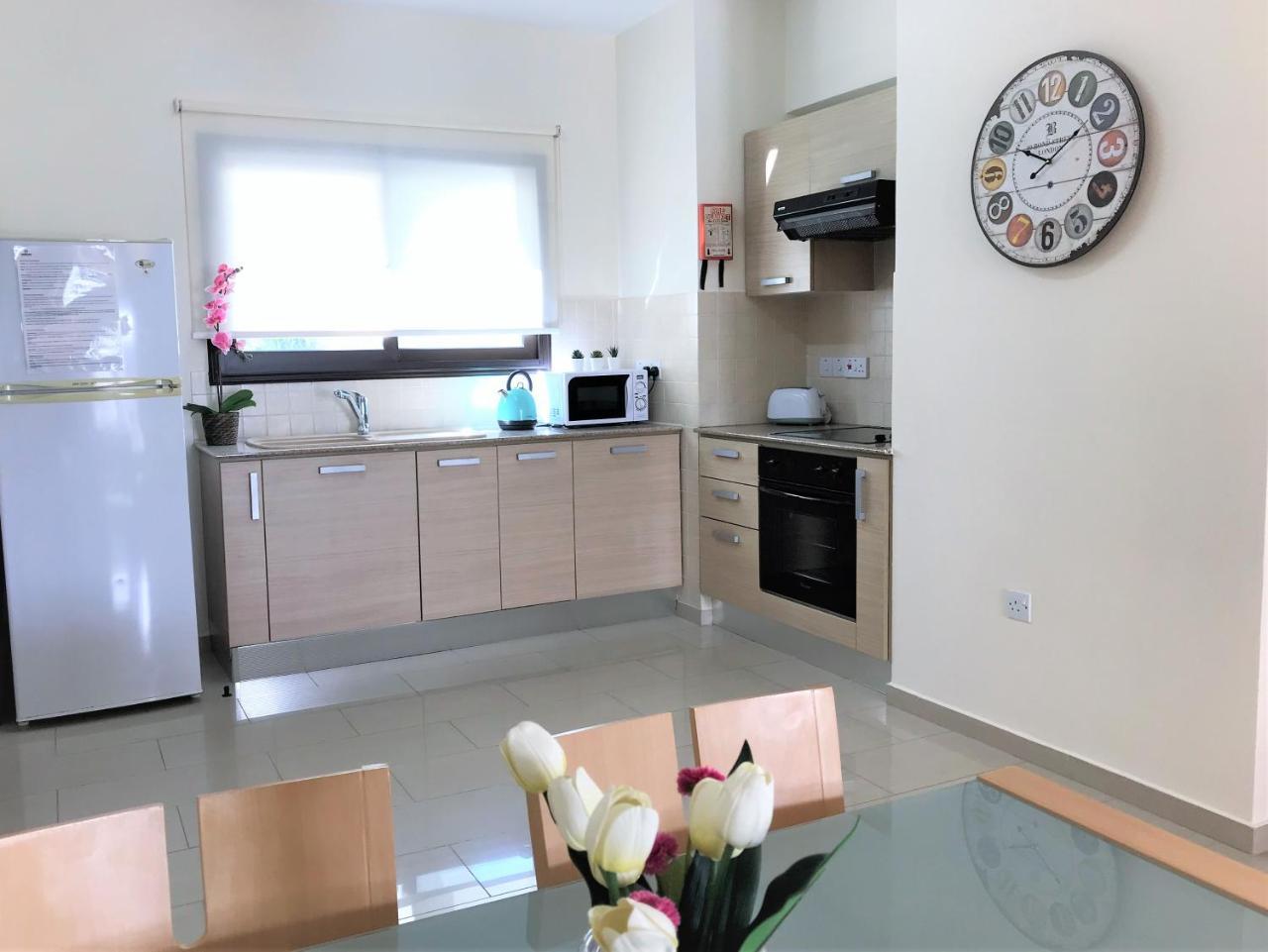 Kyklades & Appartement Paralimni