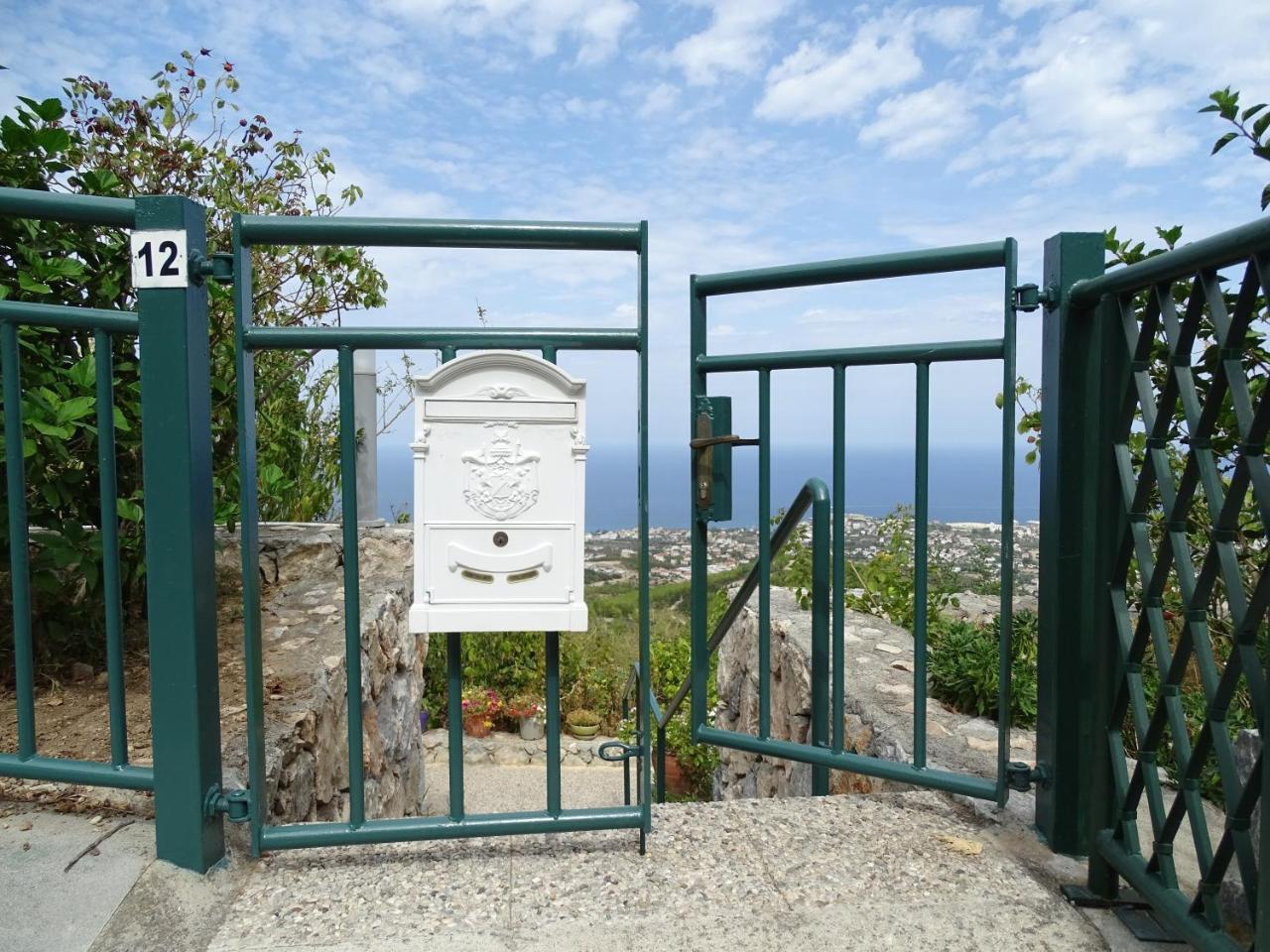 Karmi Guest house