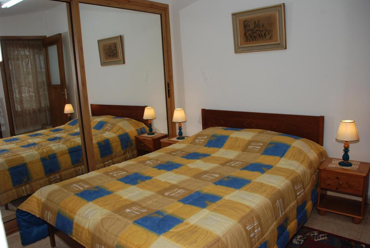 Appartement Kanarinis *