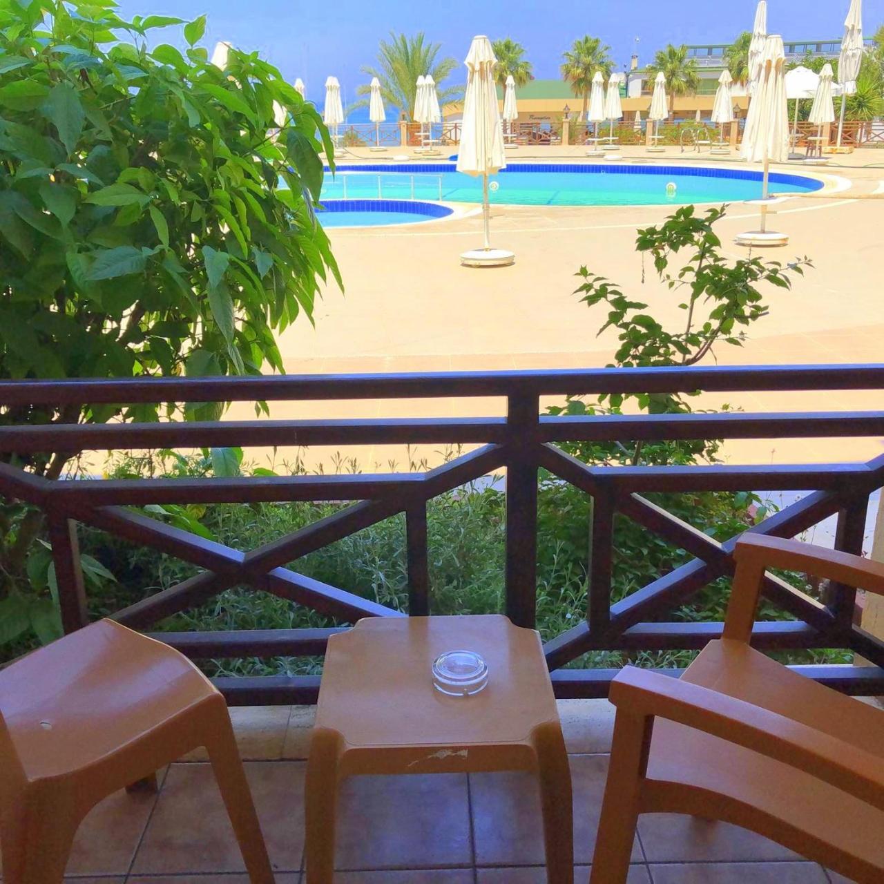 Kaplica On A Sandy Beach Hotel