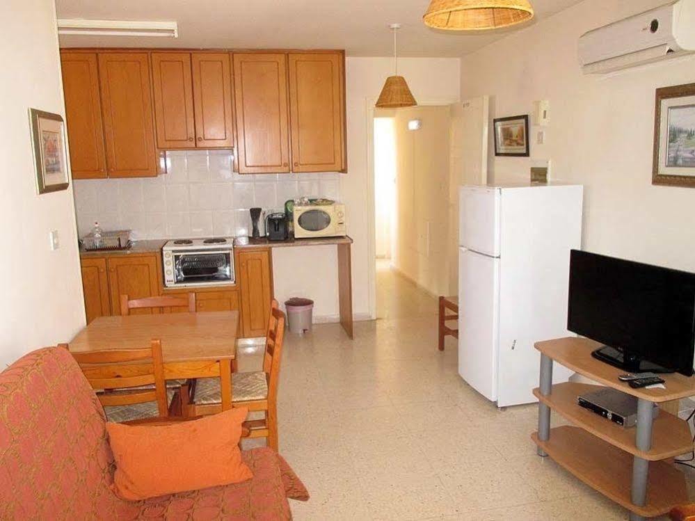 Rododafni Aparthotel