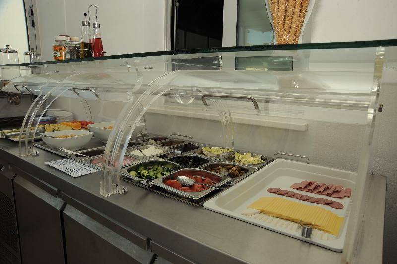 Frixos Aparthotel Larnaca