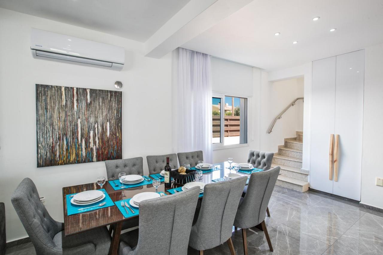 Marimar Villa