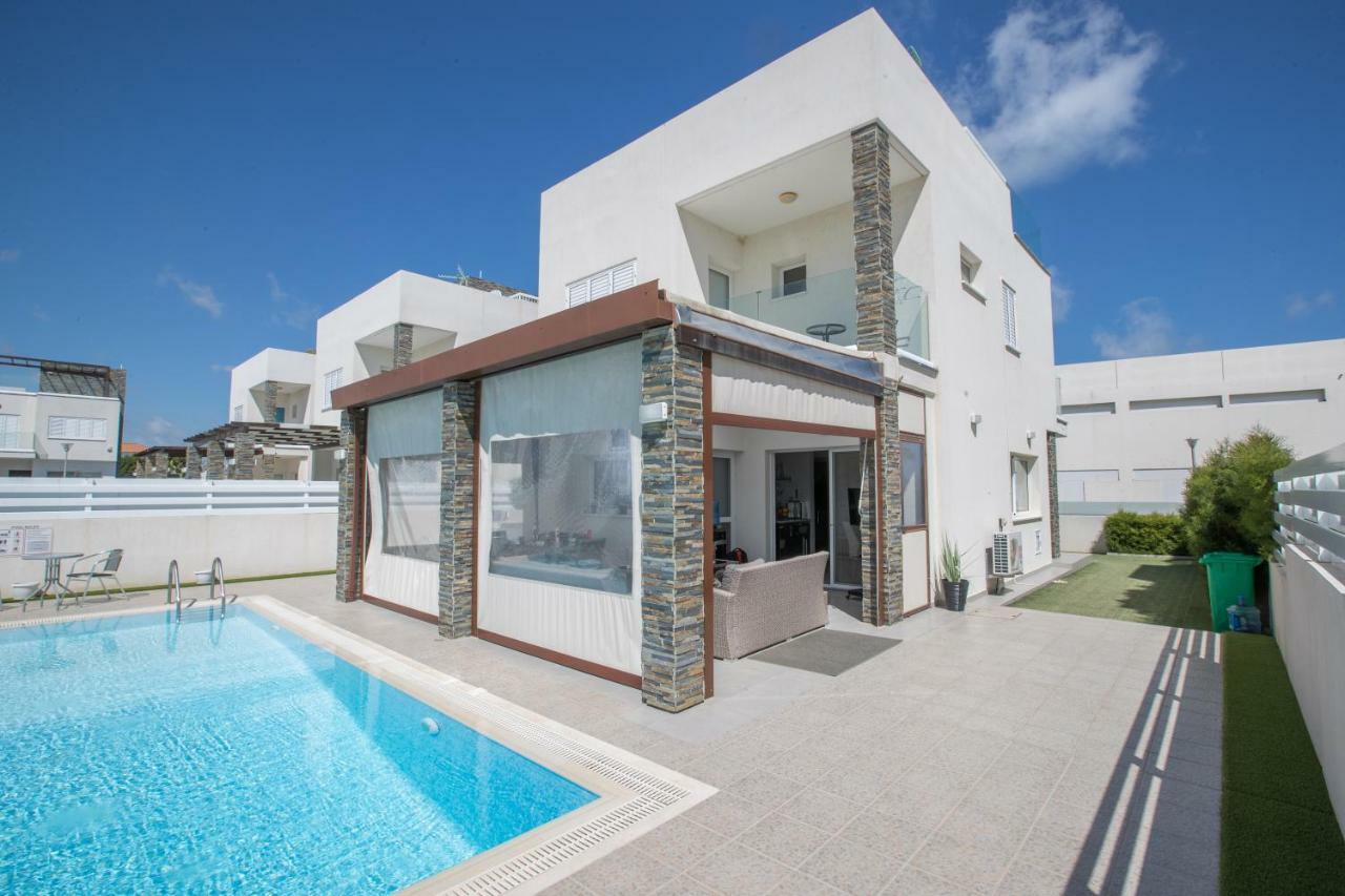 Villa Anemoni 8 *