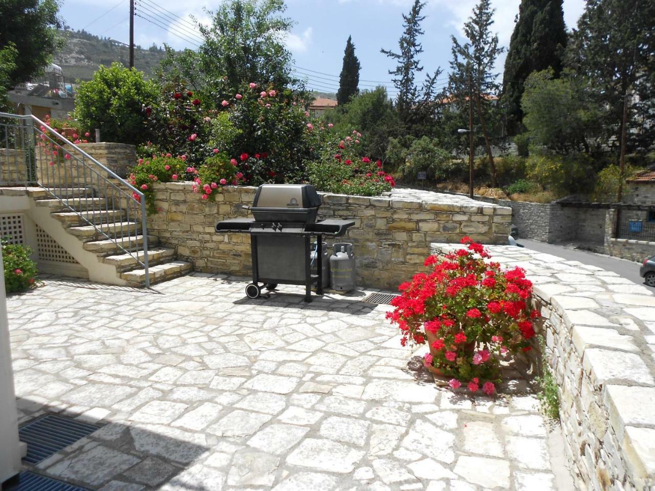 Aunt Maria's Pano Lefkara