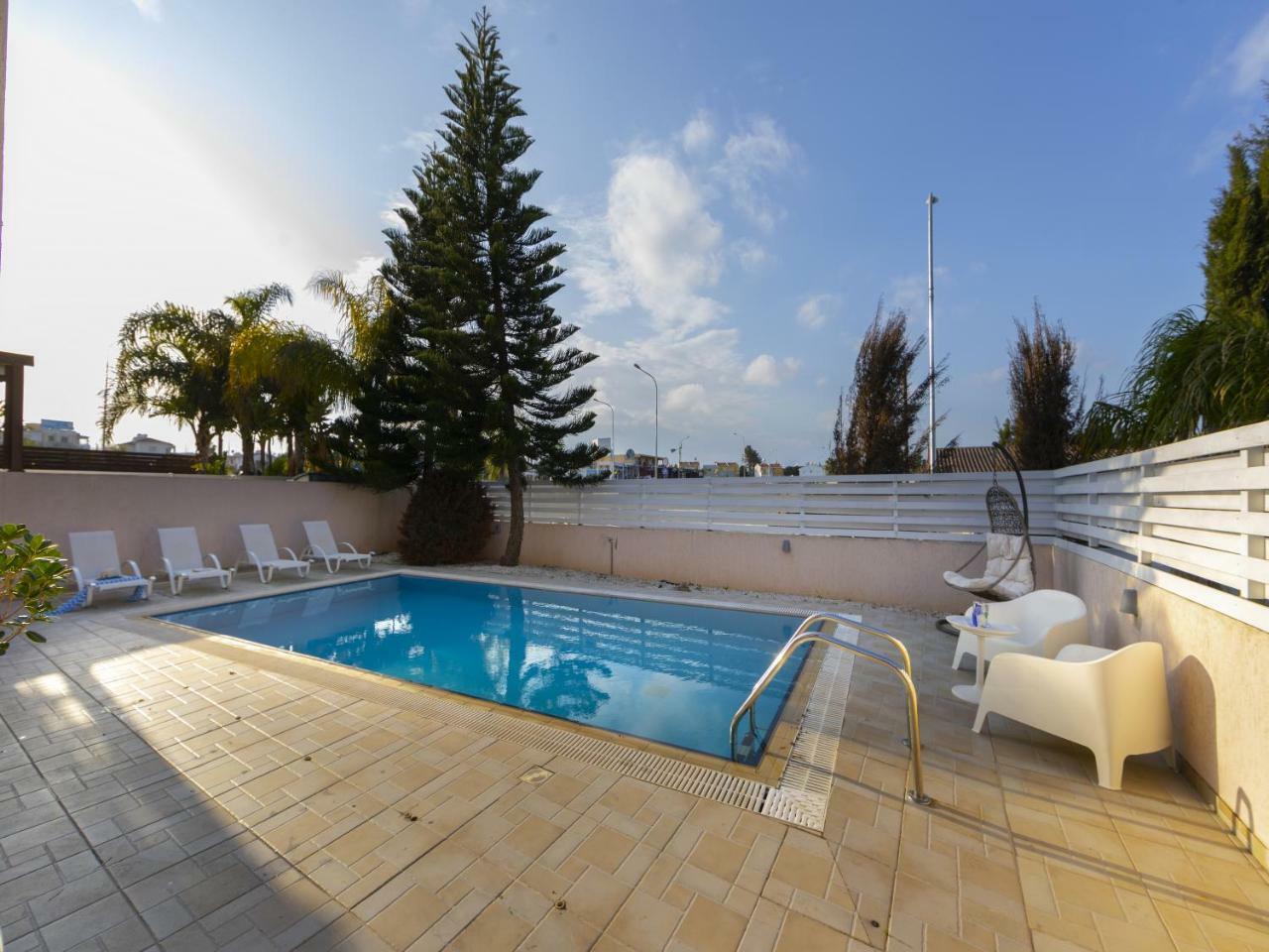 Villa Michelle 2 *