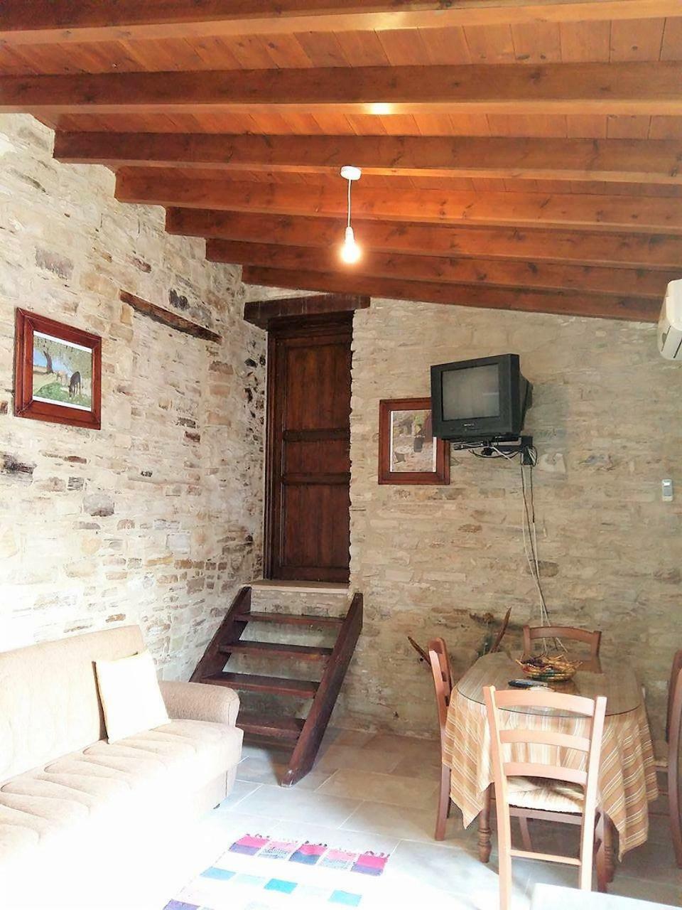 Romios * Kalavasos