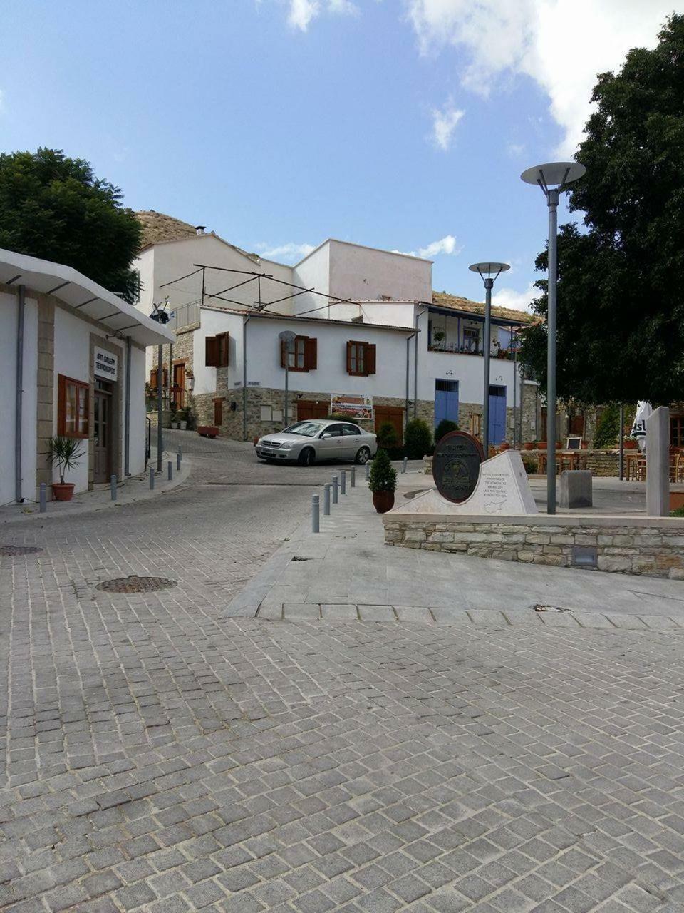 Romios Kalavasos